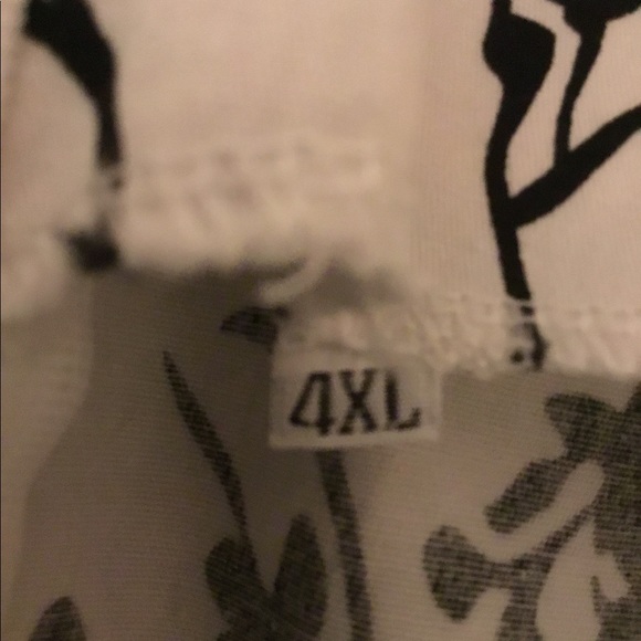 Black and white floral dress - Picture 3 of 3